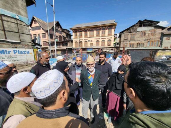 Party General Secretary Ali M Sagar paid obeisance at Ziyarat Shareif Hazrat