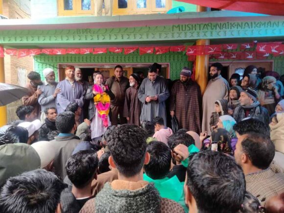 Today, Senior JKNC leader & C/I DH-Pora Sakina Itoo presided over a workers meeting at Chogalpora