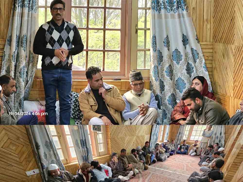 VP Kashmir & Lal Chowk Constituency incharge Ahsan Pardesi chaired a meeting