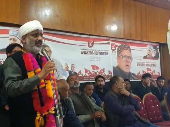 Provincial President YNC and C/I Hazratbal Salman Ali Sagar addressed a massive and enthusiastic gathering of party workers at Sher-i-Kashmir’s mausoleum in Hazratbal.