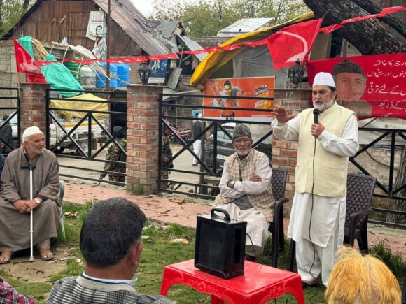 JKNC VP South Zone & C/I Shopian Sheikh Mohammad Rafi today visited Vehil area of Shopian