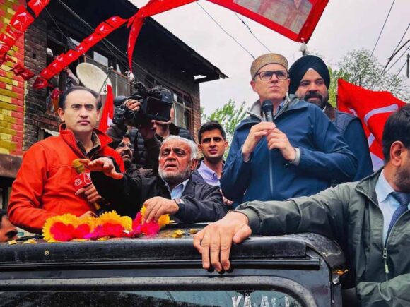 As JKNC VP Omar Abdullah continues with his campaign trail in Central Kashmir, he made brief stopovers at Kawoosa Khalisa, Chak Kawoosa, and Narbal.