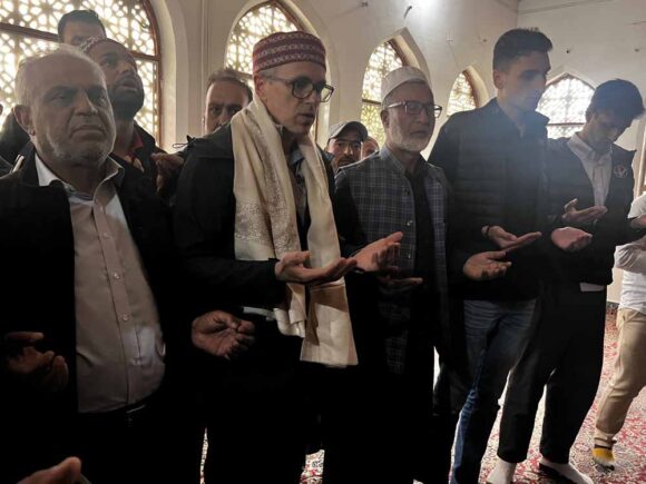JKNC VP Omar Abdullah along with Party colleagues paid obeisance at the revered shrine of Hazrat Sheikh Ahmad Sahib (RA) Kanihama, in Beerwah. He prayed for peace and prosperity to prevail in J&K.