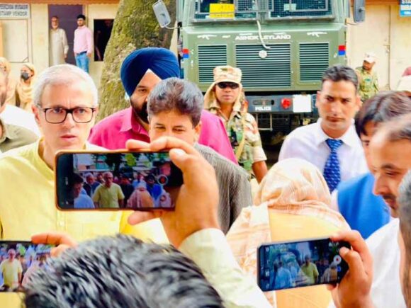 Amidst a sea of supporters, JKNC Vice President OmarAbdullah joined senior leader Dr Veeri