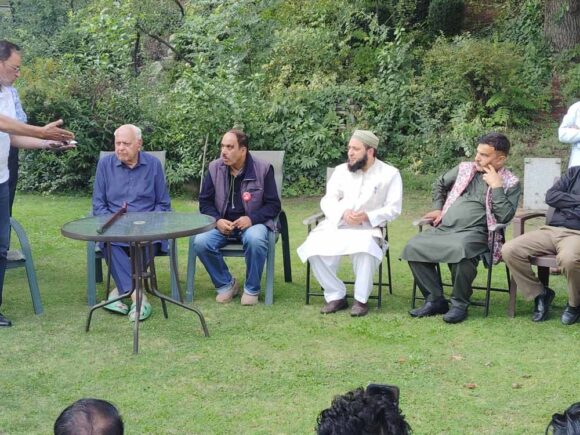 Dr. Farooq welcomes DDC Khag, DDC Soibug, PDP functionaries from Khag into JKNC Joinings were facilitated by CI Saif ud din Bhat 