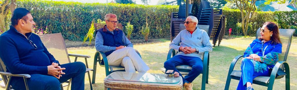 Ravi Shastri calls on Omar Abdullah 