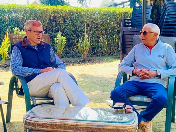 Ravi Shastri calls on Omar Abdullah 